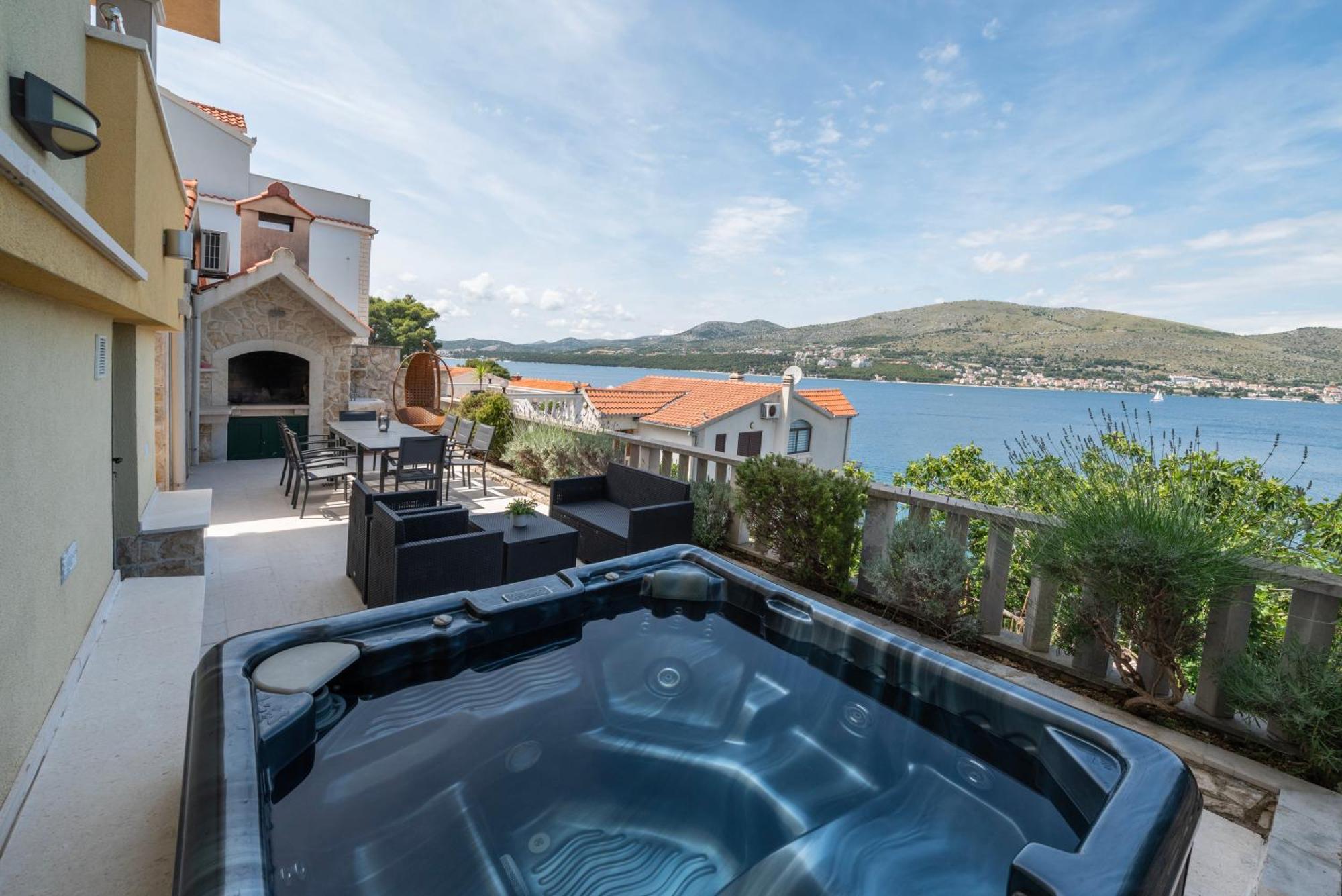 Lavanda Residence With Heated Pool Trogir Split Donji Okrug  Exteriör bild